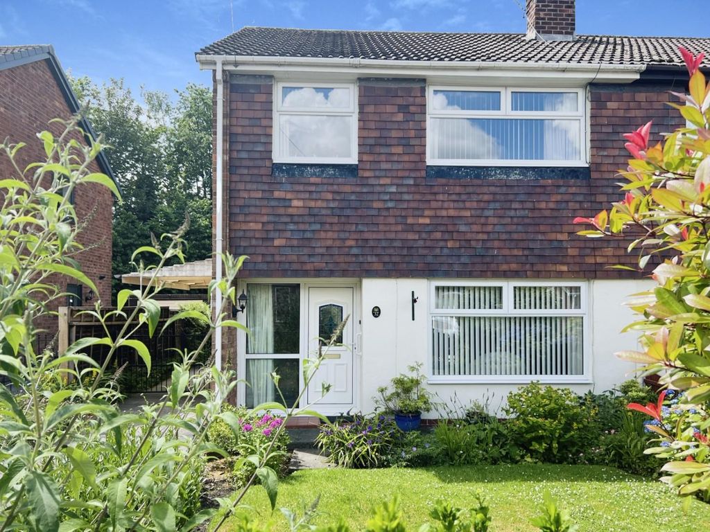 3 bed property to rent in Grove, Leigh WN7, £1,000 pcm Zoopla