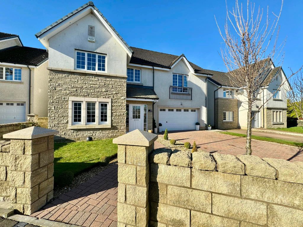 5 bed detached house for sale in Galbraith Crescent, Larbert FK5, £
