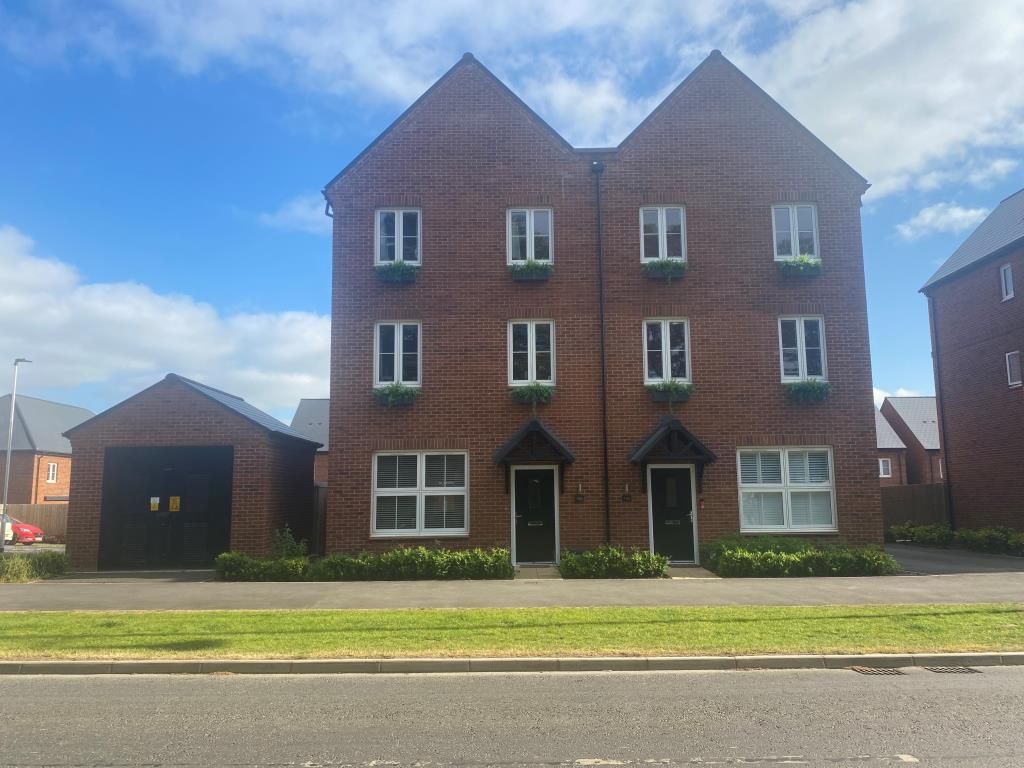 4 bed town house for sale in Upper Heyford, Oxfordshire OX25 Zoopla