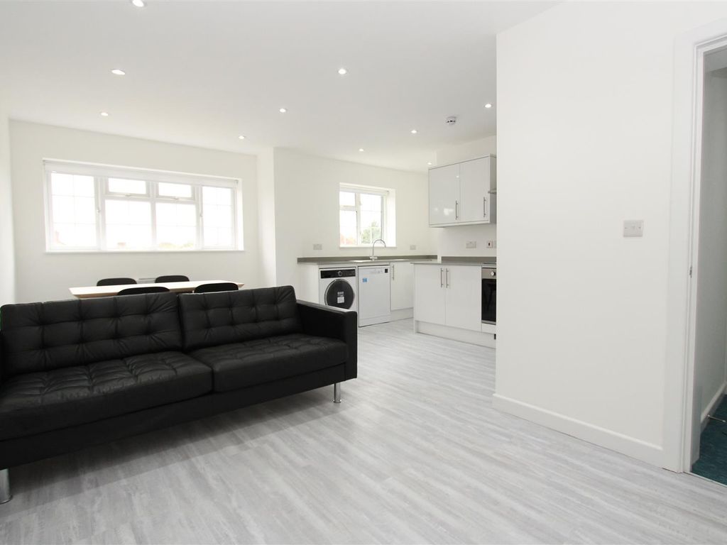 2 bed flat to rent in King Edwards Road, Ruislip HA4, £1,700 pcm Zoopla