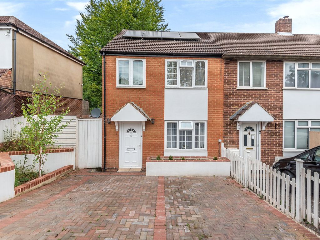 3 bed end terrace house for sale in Croydon Road, Caterham CR3 Zoopla