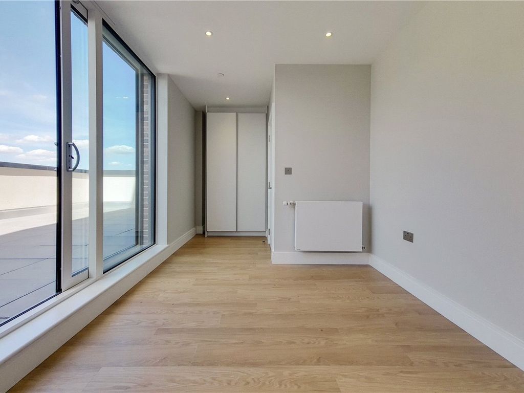 1 bed flat to rent in Greyhound Parade, Wimbledon Grounds, London SW17