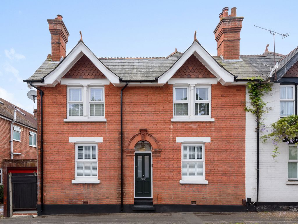 2 bed semidetached house for sale in Queens Road, Farnborough