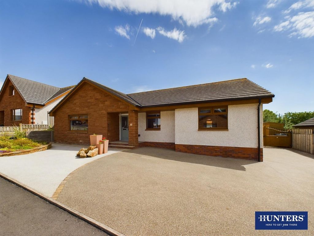 3 bed detached bungalow for sale in Seaforth Gardens, Annan DG12, £