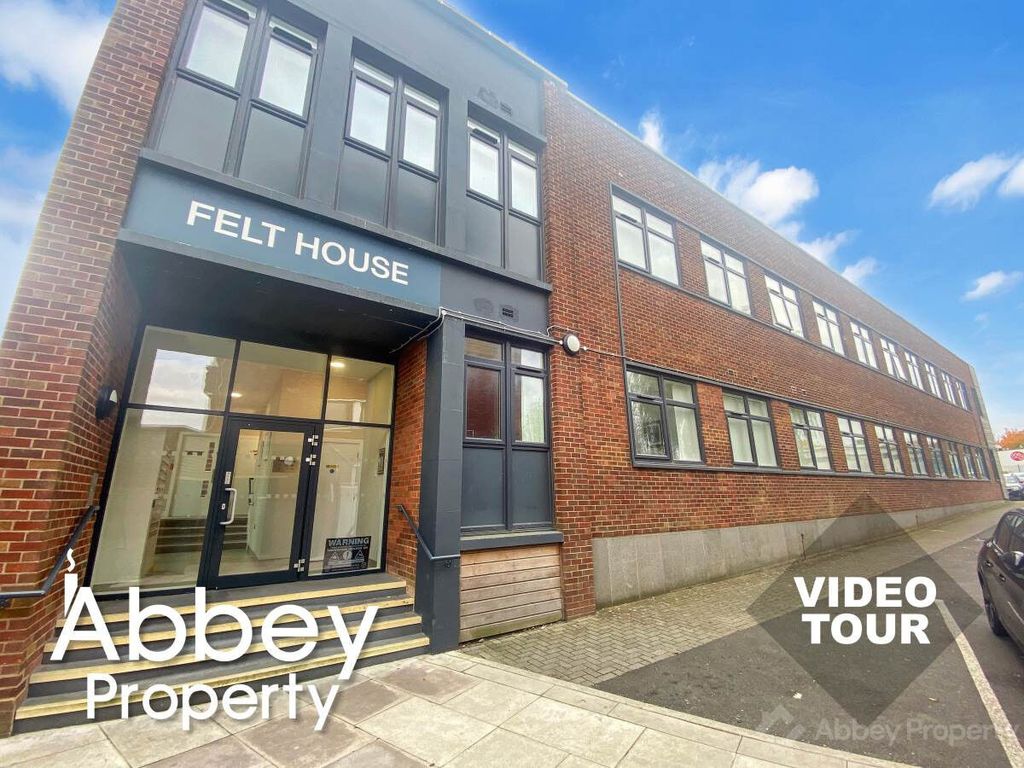 1 bed flat to rent in Laporte Way, Luton LU4, £975 pcm Zoopla