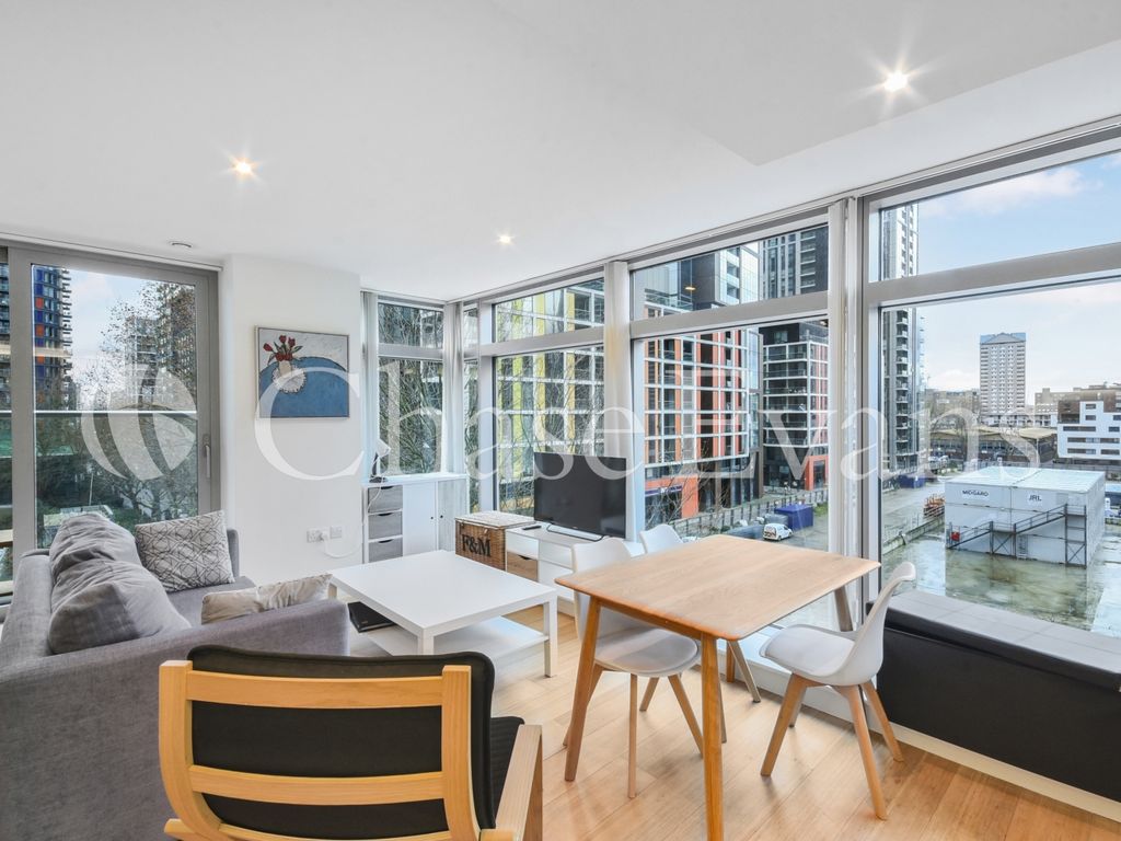 1 bed flat to rent in West Tower, Pan Peninsula, Canary Wharf E14, £