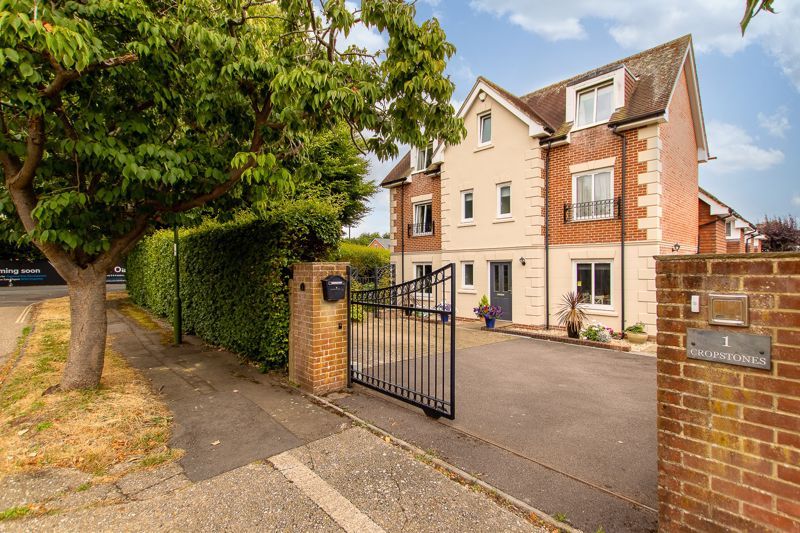 Hunters Way, Summersdale PO19