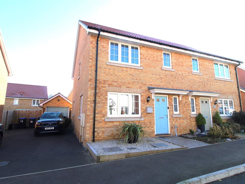 3 bed property for sale in Cartmel Road, Daventry NN11 Zoopla