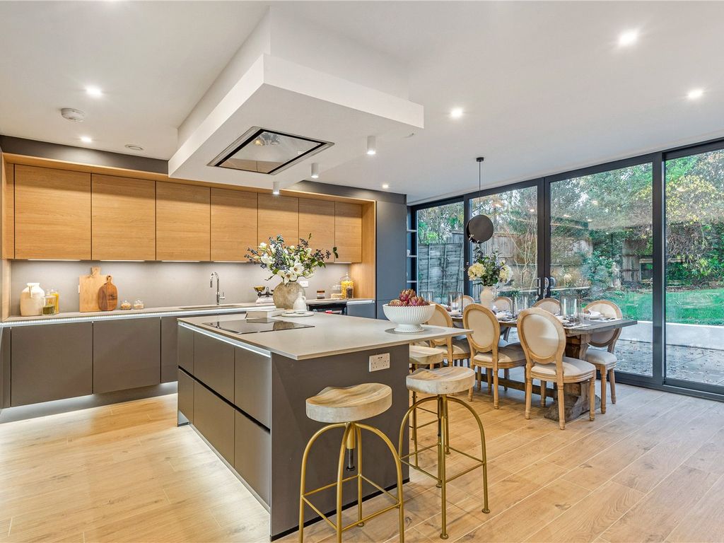 Tunnel Wood Close, Watford, Hertfordshire WD17  