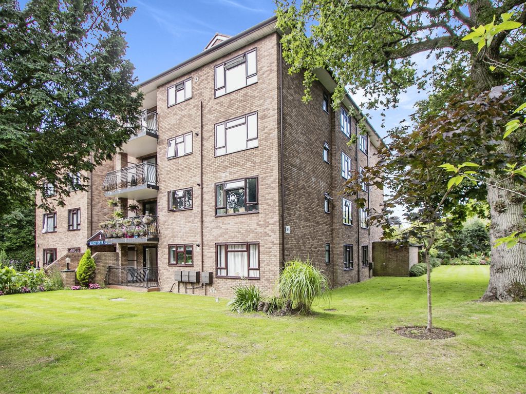 2 bed flat for sale in Christchurch Road, Bournemouth BH1, £280,000