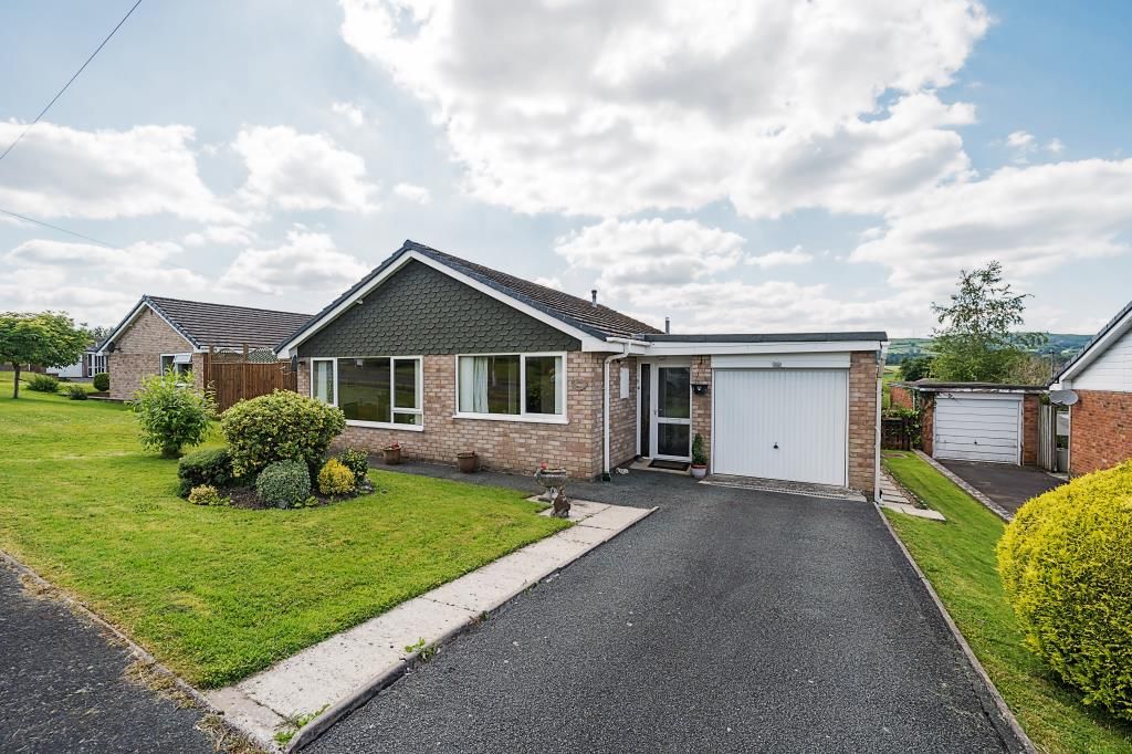 2 bed detached bungalow for sale in Llandrindod Wells, Powys LD1, £230,000 Zoopla