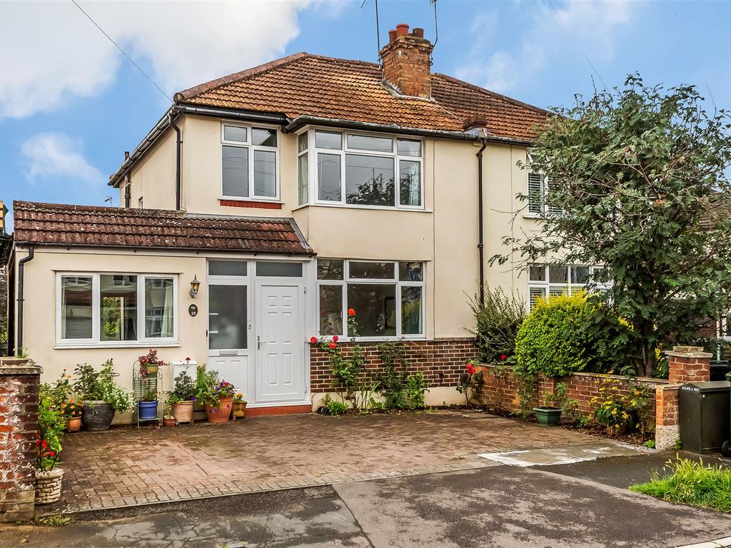 4 bed semidetached house for sale in Woodfield Close, Ashtead KT21, £