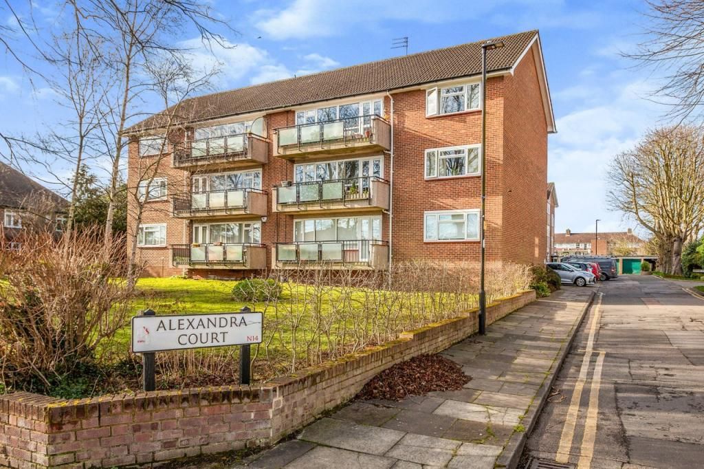 2 bed flat for sale in Chase Road, Southgate, London N14 Zoopla