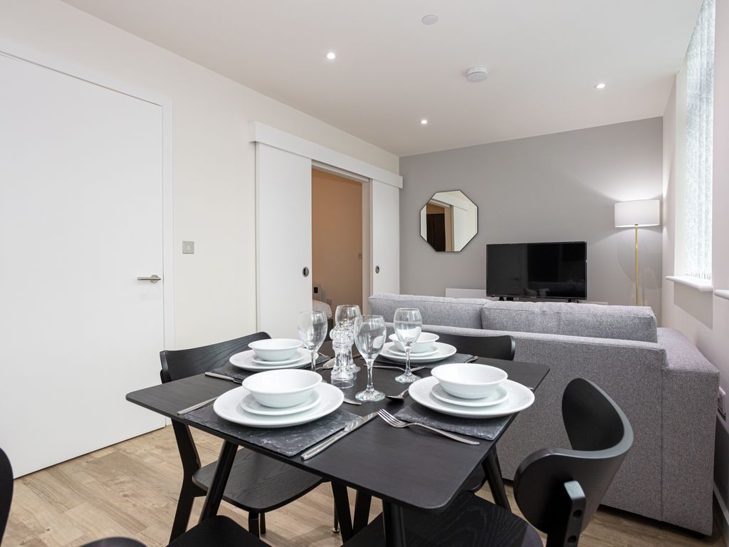 1 bed flat to rent in Seymour Grove, Manchester M16, £1,500 pcm Zoopla