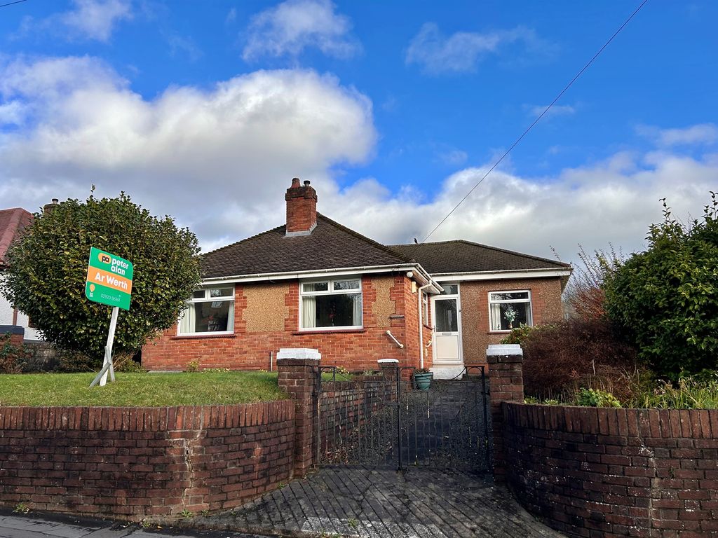 3 bed detached bungalow for sale in Brynhyfryd, Caerphilly CF83, £275,000 Zoopla