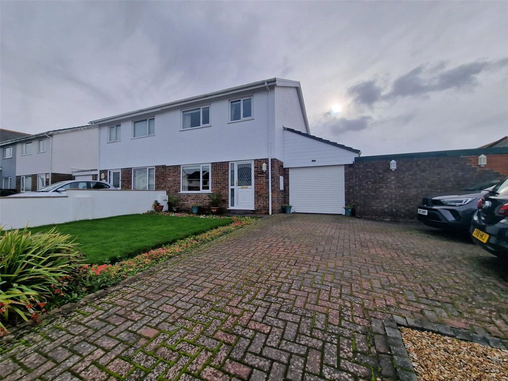 3 bed semidetached house for sale in Essex Road, Pembroke Dock