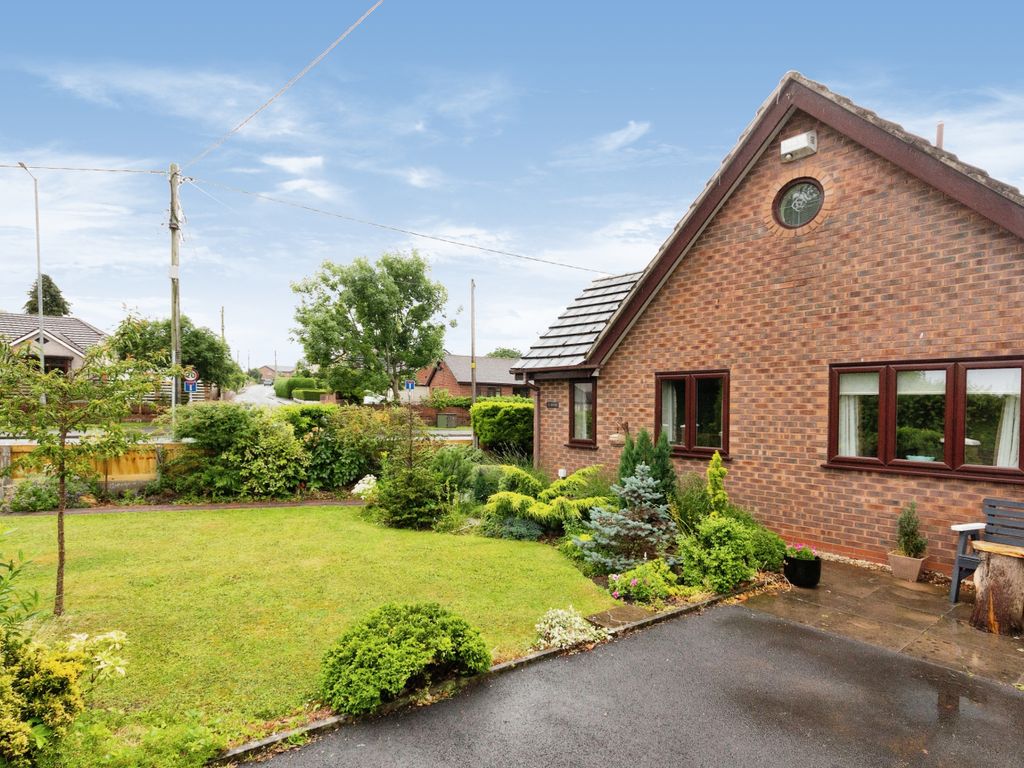 4 bed bungalow for sale in Argoed View, Main Road, Pentre Cythraul, Yr Wyddgrug CH7 Zoopla