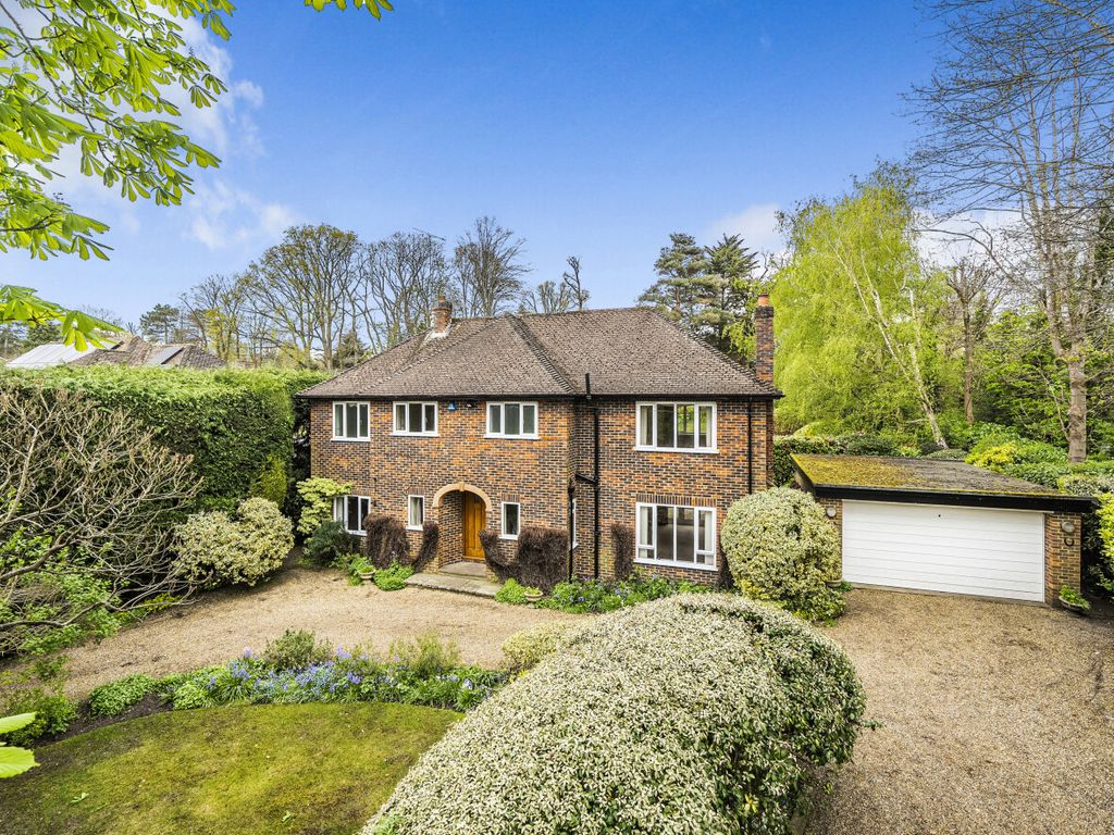 4 bed detached house for sale in Woking, Surrey GU22, £1,000,000 Zoopla