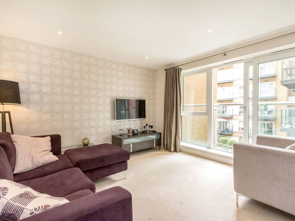 2 bed flat to rent in Napier House, Acton, London W3, £2,500 pcm Zoopla