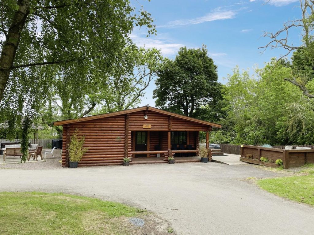 3 bed property for sale in Burnside Avenue, Felmoor Park, Felton