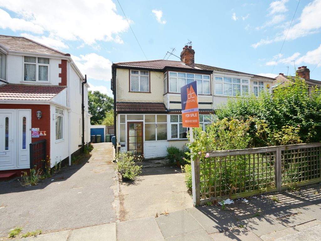 3 bed semidetached house for sale in Wood End Gardens, Northolt UB5