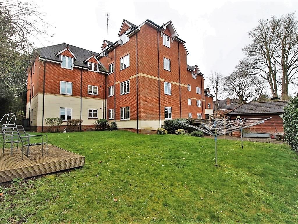 2 bed flat for sale in Connaught Road, Reading RG30 Zoopla