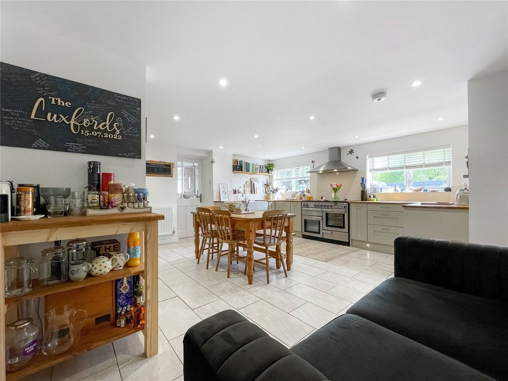 3 bed semidetached house for sale in Keycol Hill, Bobbing