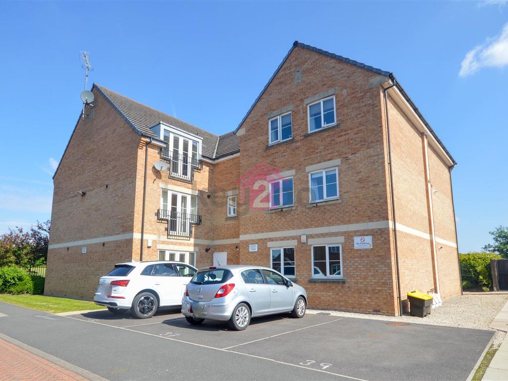 2 bed flat for sale in Greenacre Way, Gleadless, Sheffield S12, £