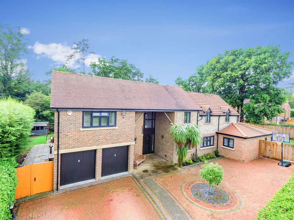 5 bed detached house for sale in 5 Wildgoose Drive, Horsham, West