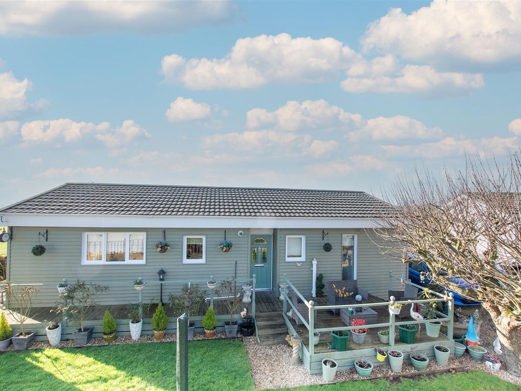 1 bed mobile/park home for sale in High Street, Ecton, Northampton NN6