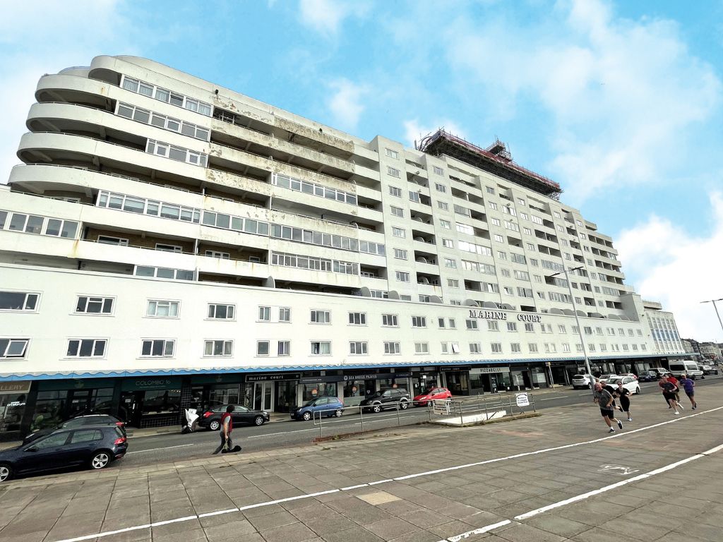 1 bed flat for sale in Marine Court, St. LeonardsOnSea TN38, £20,000