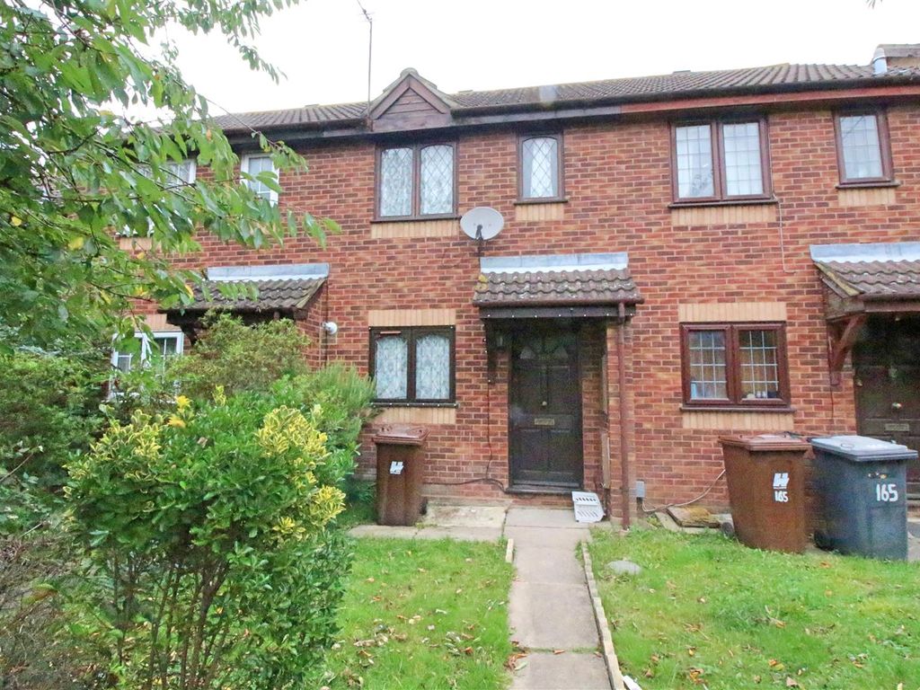 2 bed terraced house to rent in Aycliffe Road, Borehamwood WD6, £1,625