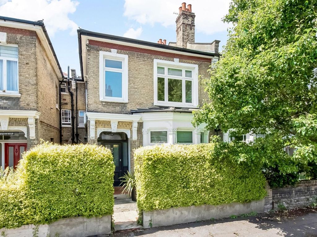 4 bed property for sale in Glengarry Road, East Dulwich, London SE22, £