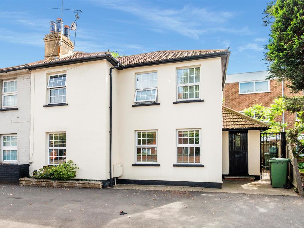 3 bed semidetached house for sale in East Street, Epsom KT17, £525,000