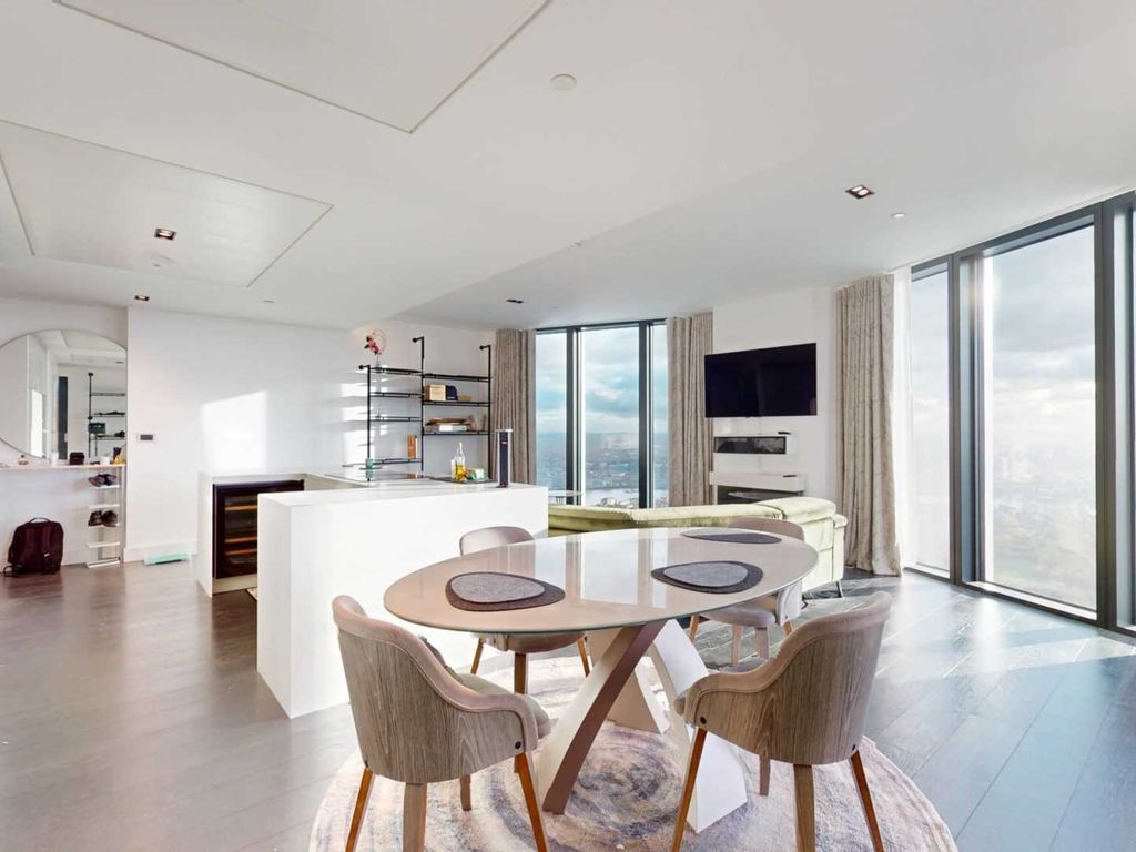 2 bed flat to rent in Phoenix Court, Oval Village, Kennington SE11