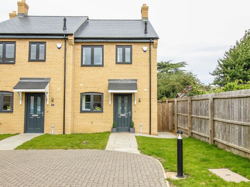 2 bed semidetached house for sale in Meadow View, Great Shelford