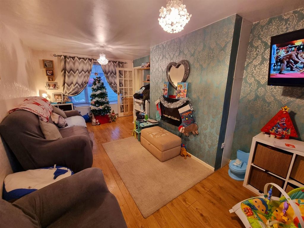 3 bed semidetached house for sale in Petersmith Drive, New Ollerton