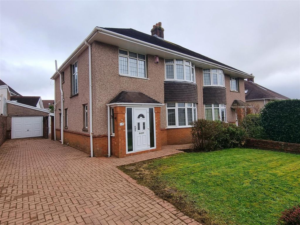 4 bed semidetached house for sale in Saunders Way, Derwen Fawr
