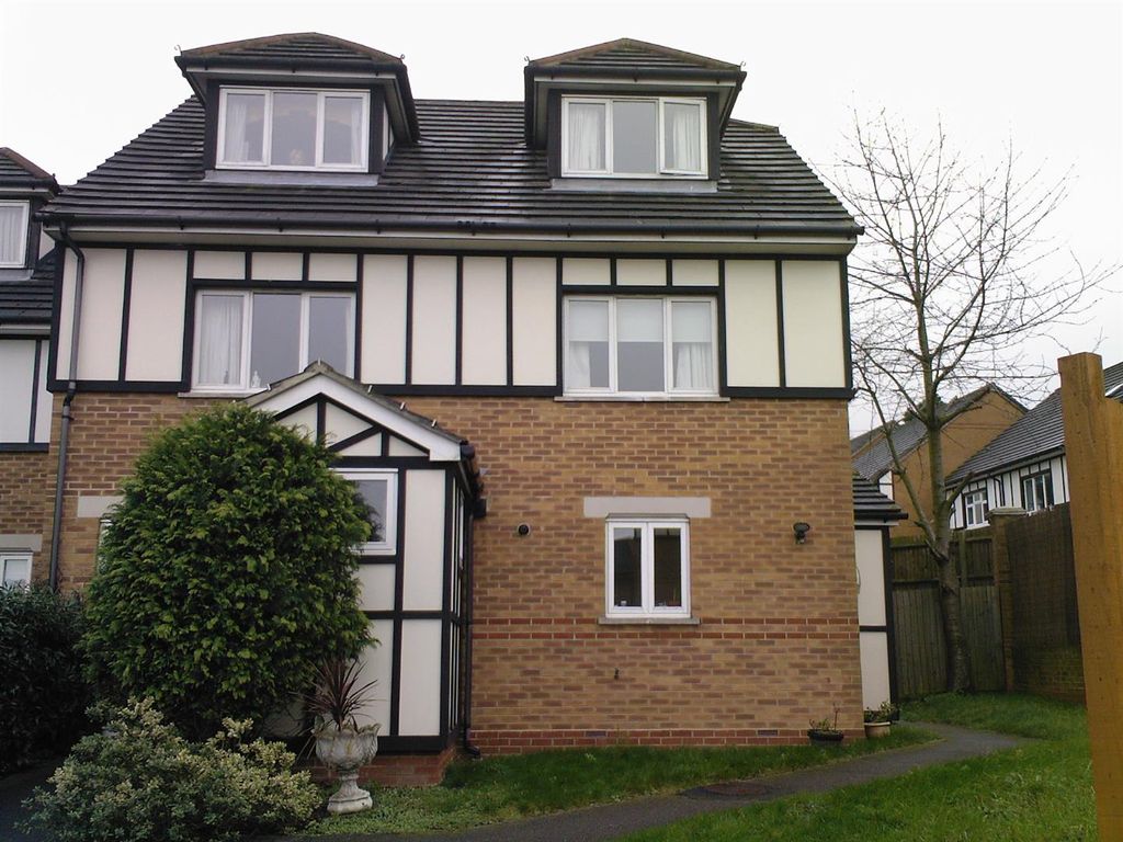 3 bed detached house to rent in Alwyn Gardens, Hendon, London NW4 Zoopla