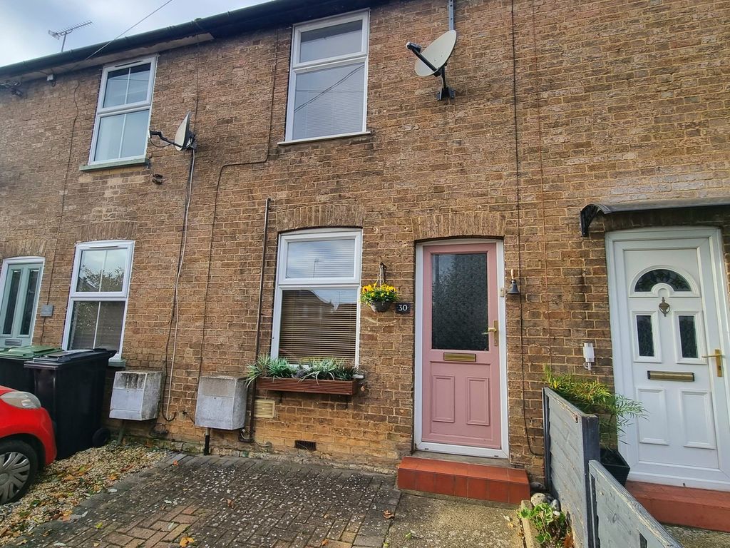 2 bed terraced house for sale in Poplar Hill, Stowmarket IP14, £220,000