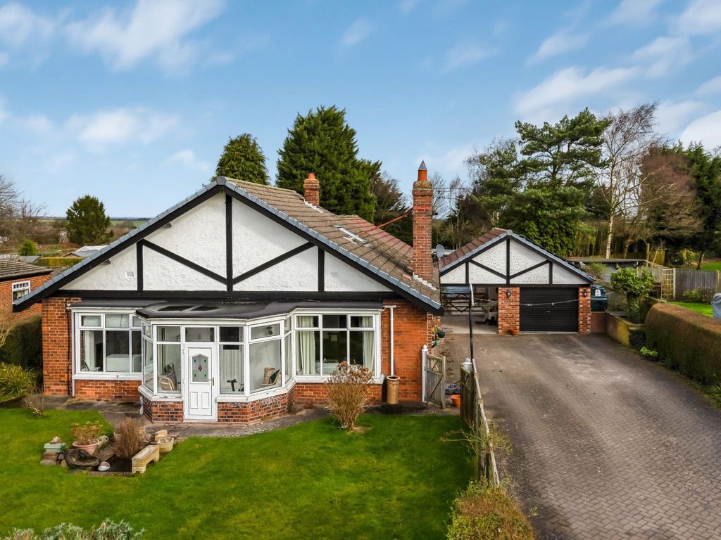 4 bed property for sale in New Village Road, Little Weighton