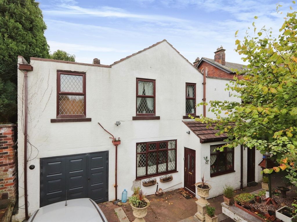 5 bed detached house for sale in Crabtree Lane, Sheffield S5, £410,000