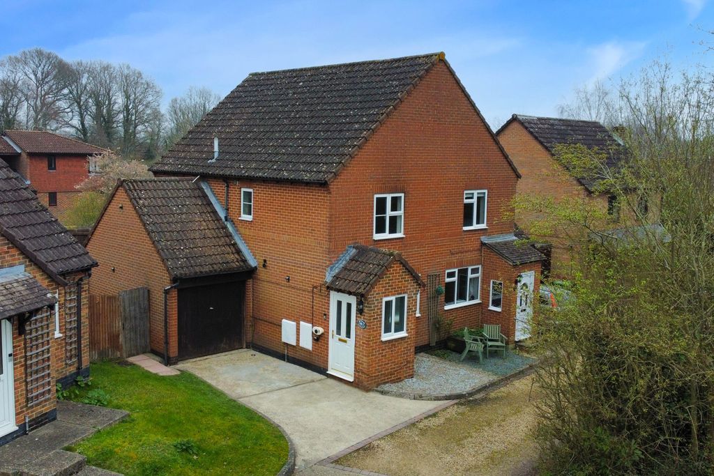 2 bed semidetached house for sale in Bracken Bank, Lychpit