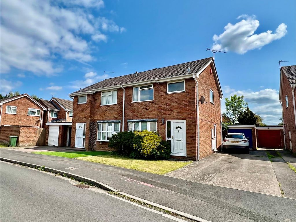 3 bed semidetached house for sale in Hollyman Walk, Clevedon BS21 Zoopla