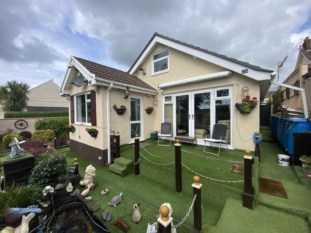 3 bed detached bungalow for sale in Mynydd Garnllwyd Road, Morriston