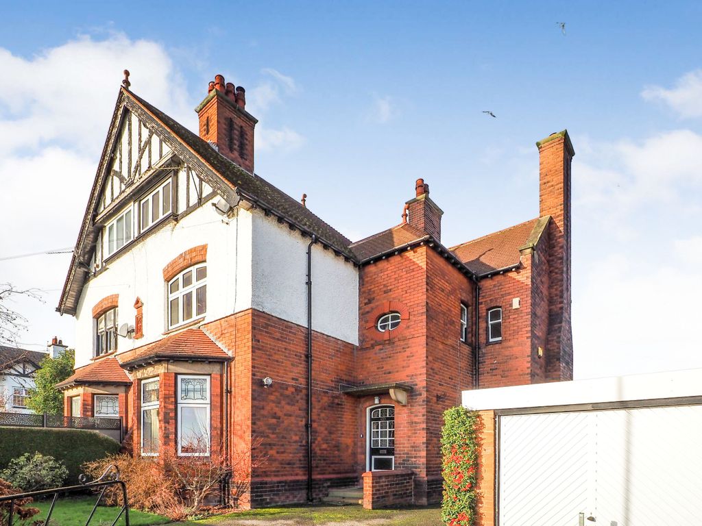 5 bed semidetached house for sale in Lime Street, Ossett, West