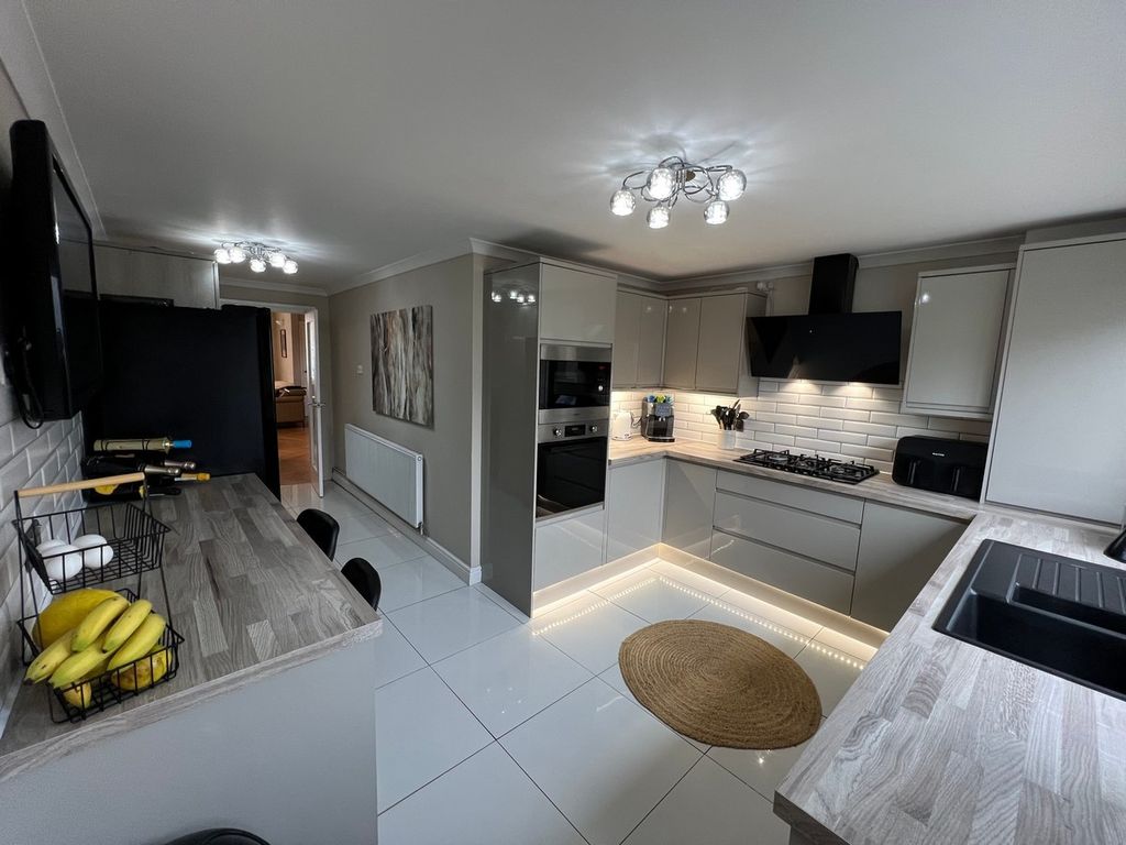 3 bed terraced house for sale in Clydach Road Tonypandy , Tonypandy