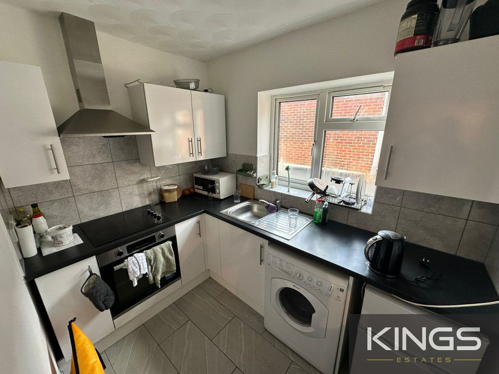 Studio to rent in Denzil Avenue, Southampton SO14, £750 pcm Zoopla