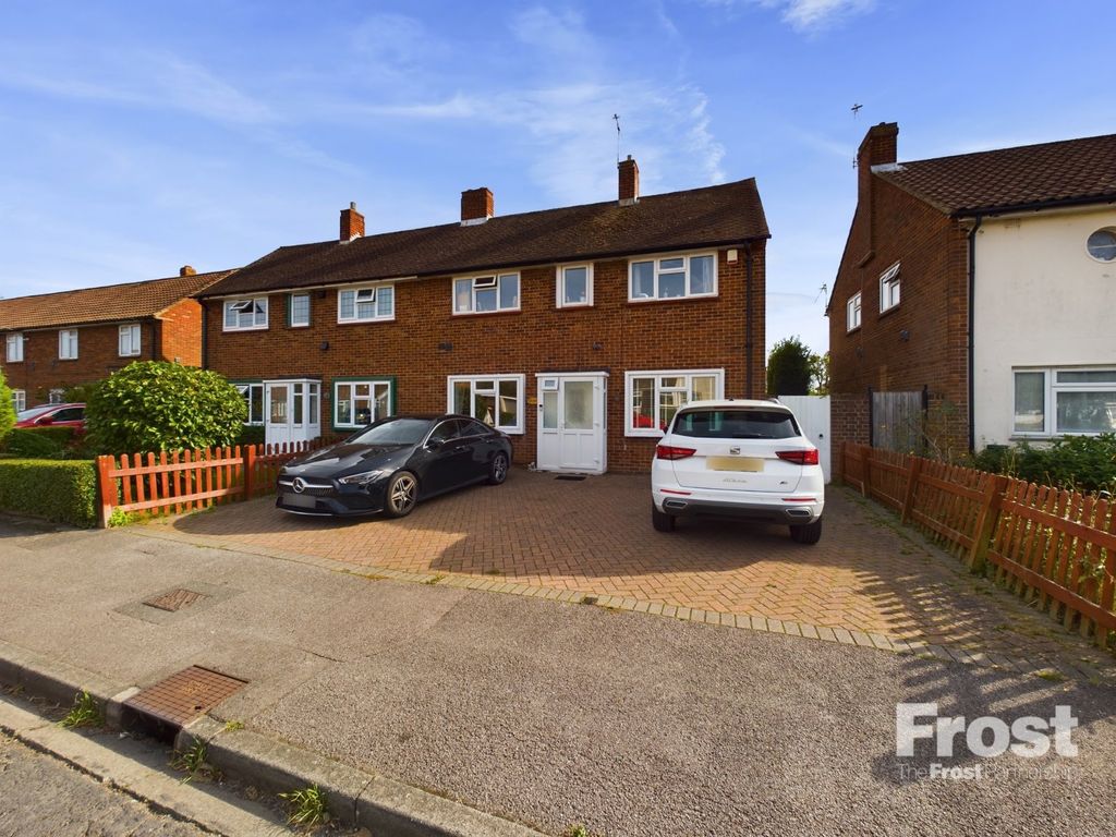 3 bed semidetached house for sale in Caledonia Road, Stanwell, Surrey