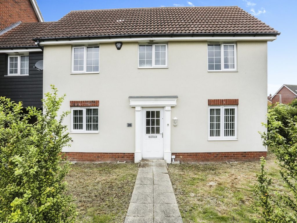 5 bed detached house for sale in Peregrine Drive, Stowmarket, Suffolk